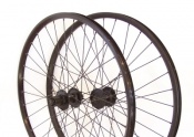 KERÉK SZETT SHIMANO 26 TÁRCS. FEK. KERÉK SZETT SHIMANO 26 TÁRCS. FEK.