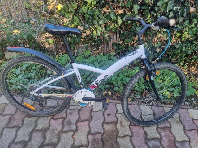 Btwin fehér gyerek kerékpár 24-es