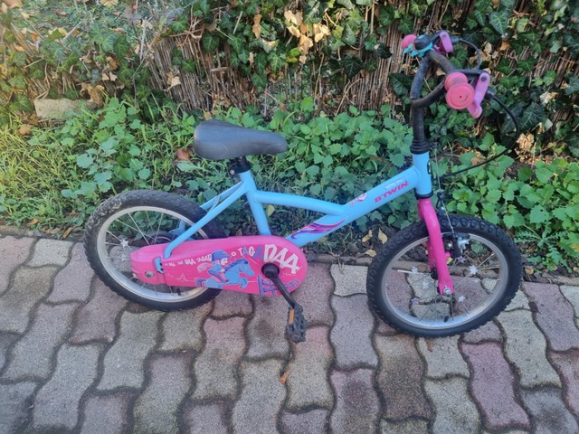 Használt Bwin 16-os kék lány gyerek kerékpár