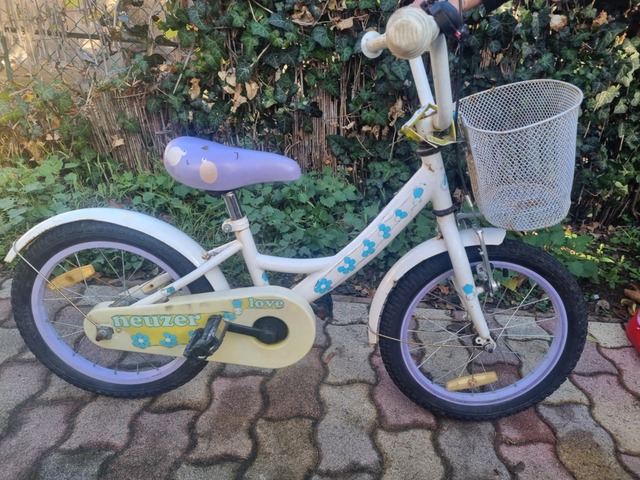 használt Neuzer kislány fehér 16-os kerékpár